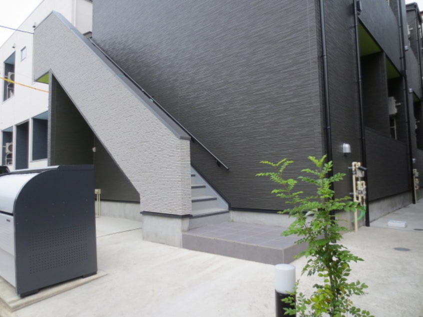 エントランス部分 アルナージ川西