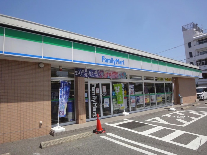 ファミリーマート(コンビニ)まで606m アルナージ川西