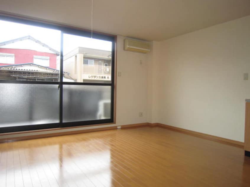 居室 ロイヤルハイム