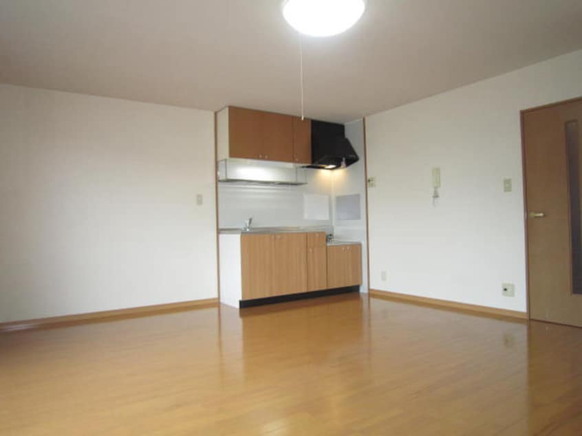 居室 ロイヤルハイム