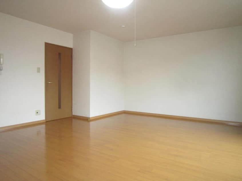 居室 ロイヤルハイム