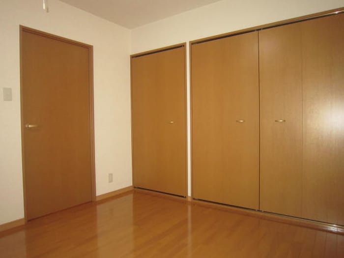 居室 ロイヤルハイム