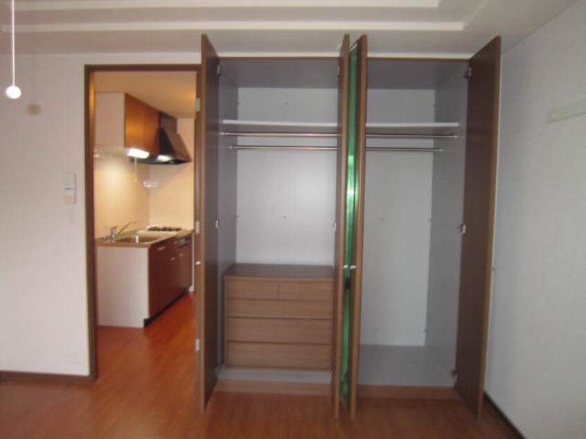 収納 メゾンシクラメン