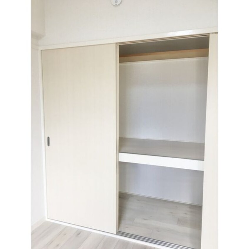 収納 コ－ポラス小出