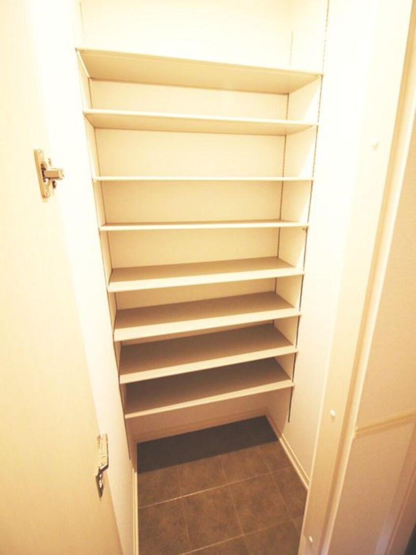 靴箱 ボヌール御器所