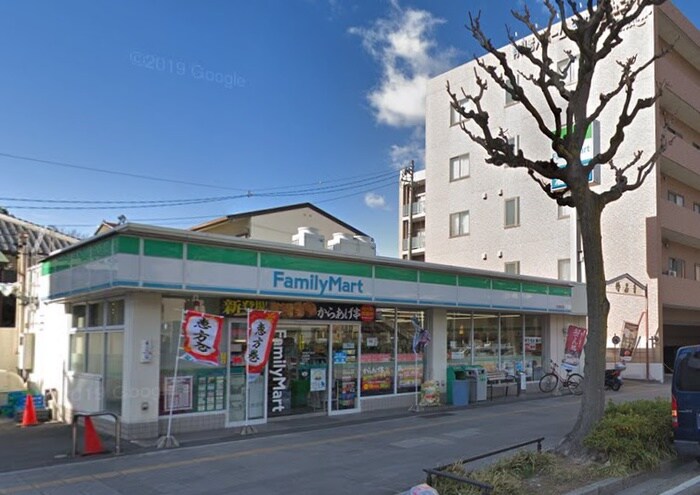ファミリーマート 古渡町店(コンビニ)まで154m アレーヌコート金山