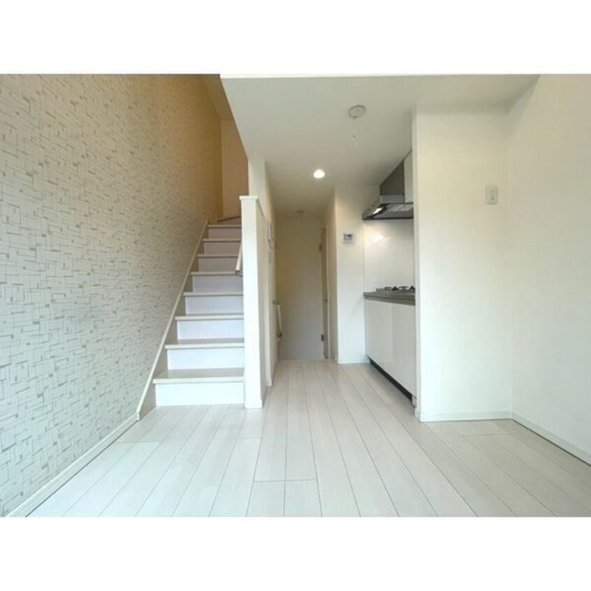 居室 a laise高畑　B