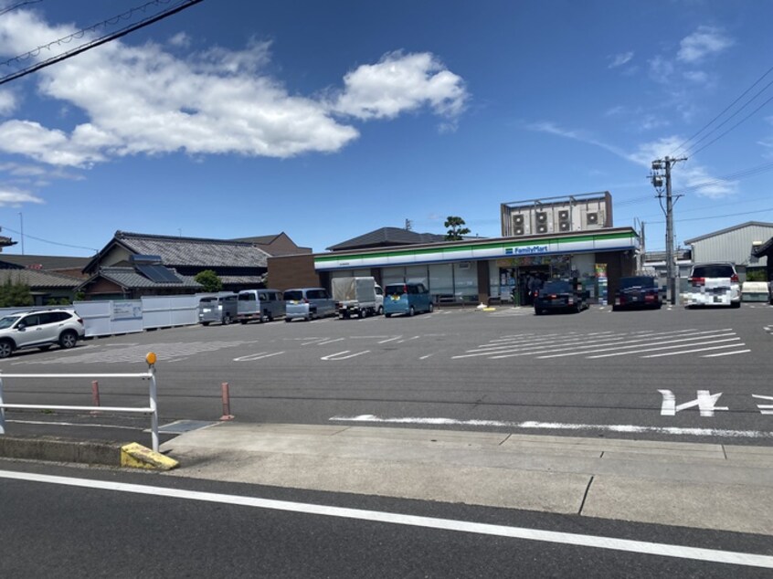 ファミリーマート 知立新林町店(コンビニ)まで245m シェリール　Ａ棟