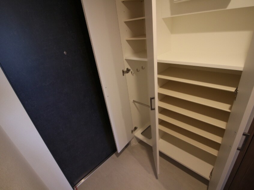 靴箱 エスリード金山プルミエ