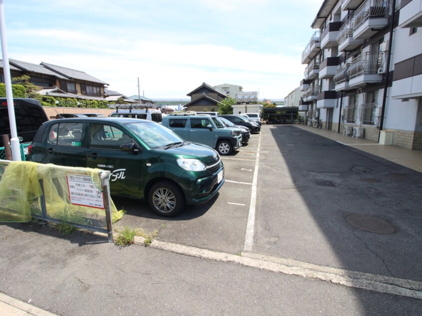 駐車場 レジデンス内浦