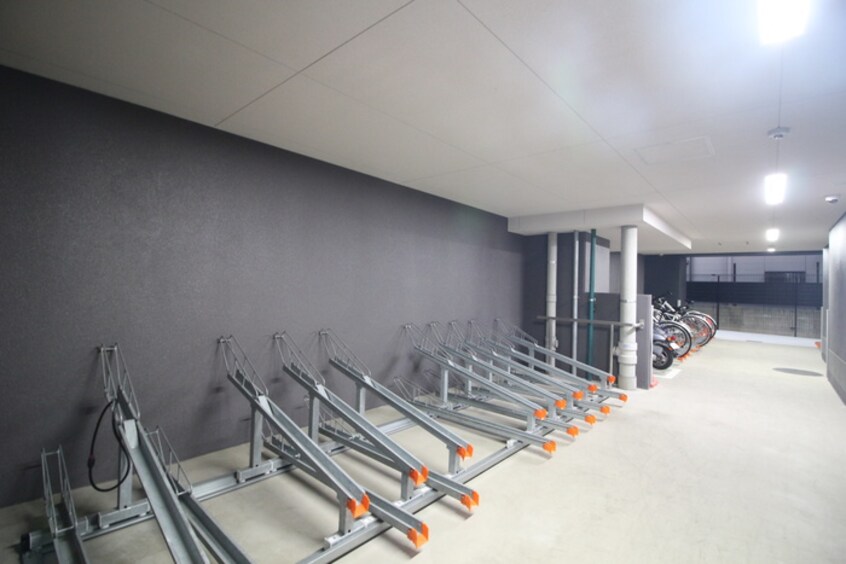 駐輪場 プレサンス広小路通パルス