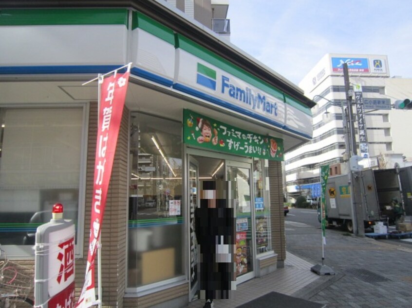 ファミリーマート(コンビニ)まで120m プレサンス広小路通パルス