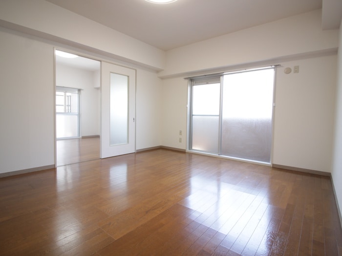 居室 ファミ－ル一社