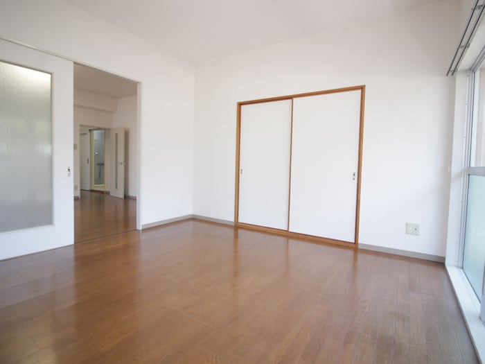 居室 ファミ－ル一社