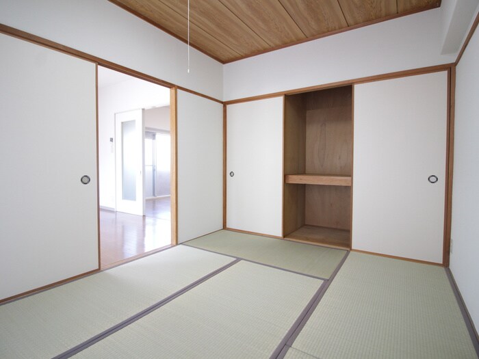 居室 ファミ－ル一社