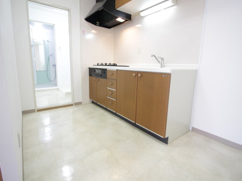 内観写真 ファミ－ル一社