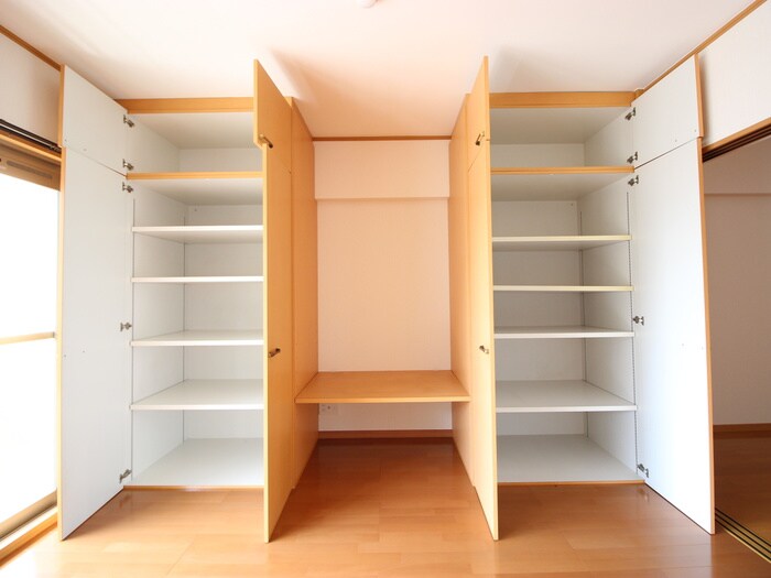 収納 サンリット一番館