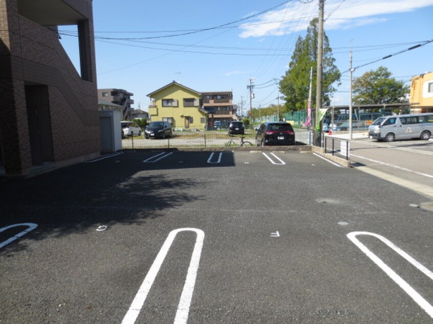 駐車場 エバーハイツ