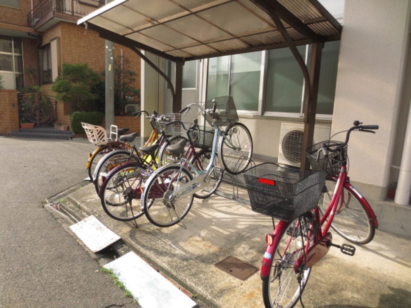 駐輪場 八雲ビル