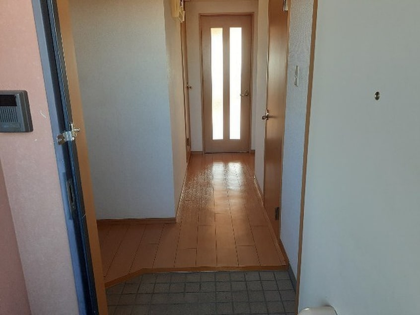 玄関 ルピナス・イースト