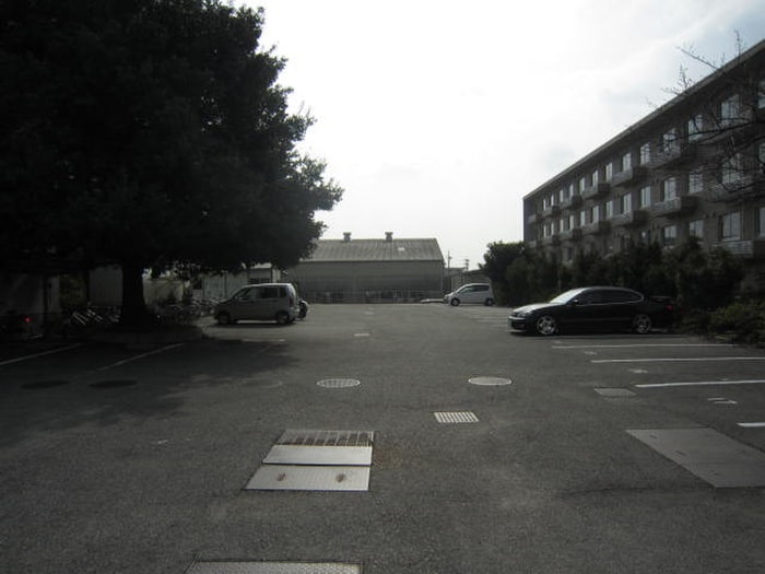 駐車場 スカイビルB館