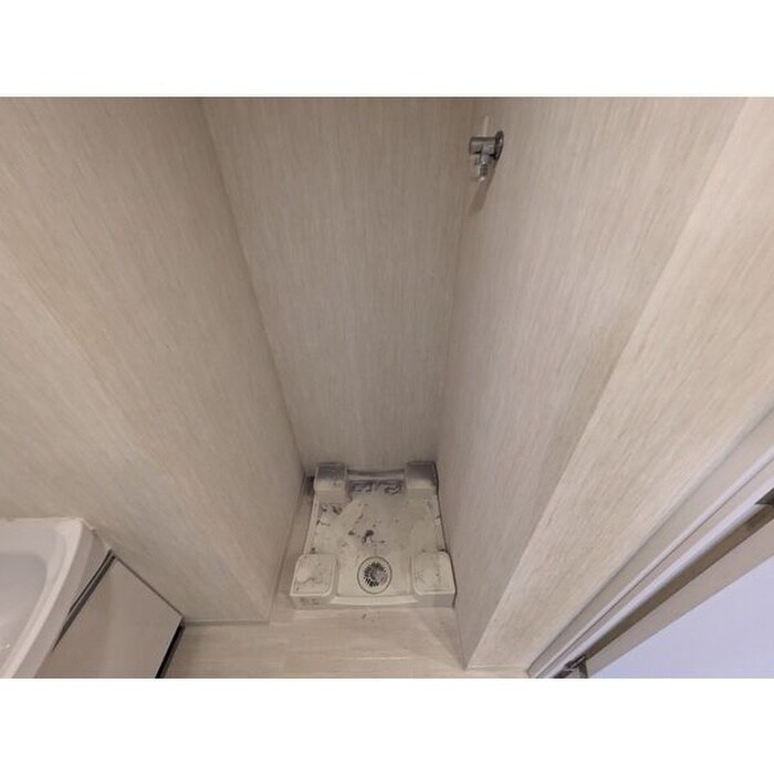 洗濯機置場 ﾌﾟﾚｻﾝｽ丸の内ﾘﾗﾃｨ(1201)