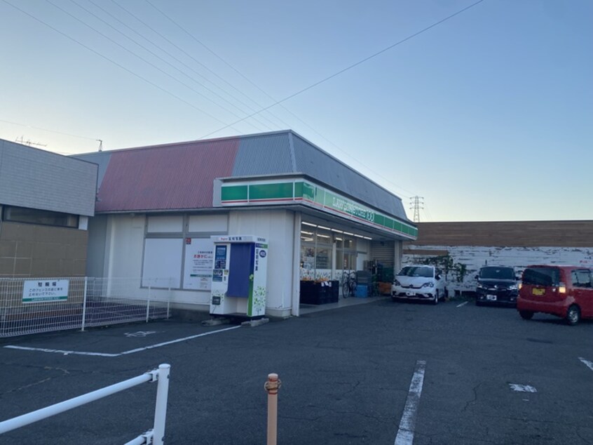 ローソンストア100LS刈谷松栄町店(コンビニ)まで184m パレス丹羽