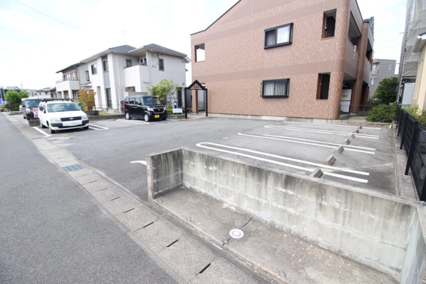 駐車場 グレース　小川