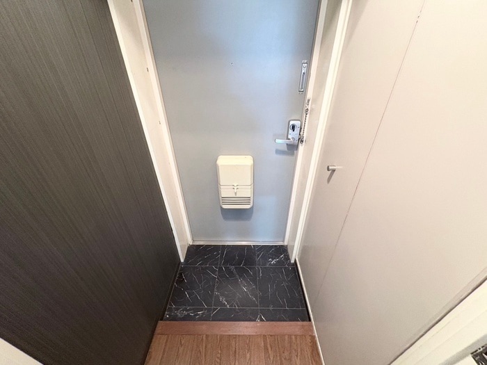 玄関 新栄アネックス