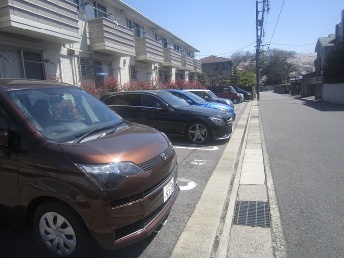 駐車場 長久手ハイツＢ棟