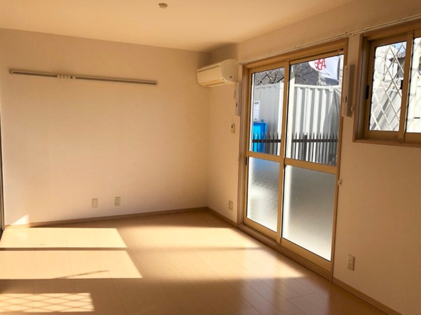 居室 カラコレス