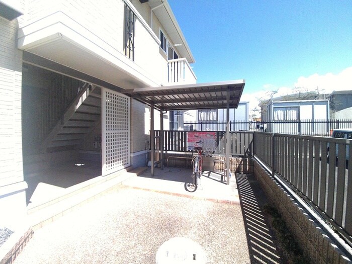 駐輪場 カラコレス