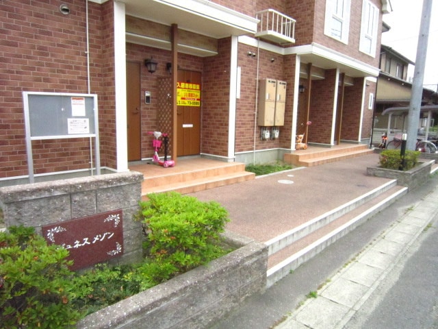 エントランス部分 ジュネスメゾン