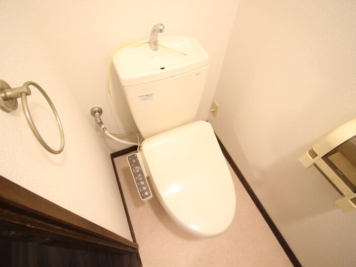 トイレ ﾕﾆｰﾌﾞﾙ鳴海ｾｿﾞﾝ1号館（101）