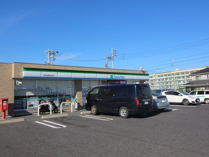 ファミリーマート(コンビニ)まで620m グランドールB棟