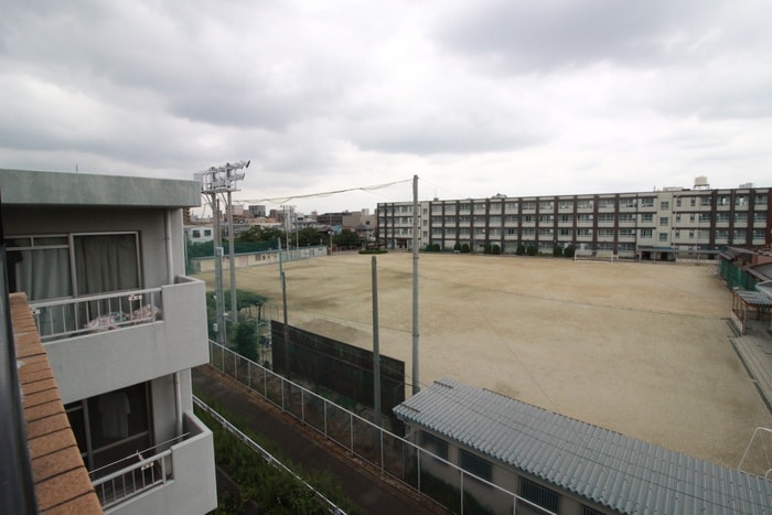 室内からの展望 ドゥウェル五軒家