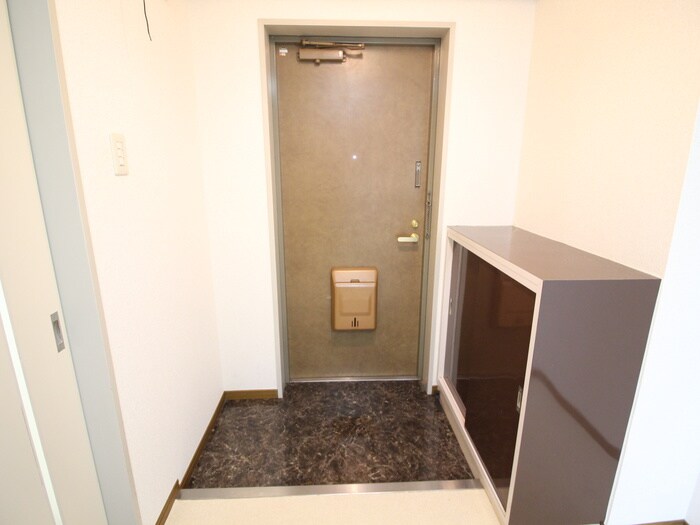 玄関 ファミーユ檀