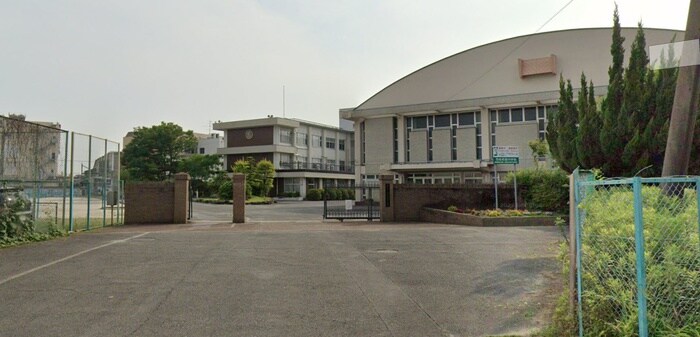 清須市立西枇杷島中学校(中学校/中等教育学校)まで1000m Maison Lotus 西枇杷島