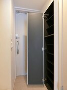 廊下 リブリ・アルバ中村公園