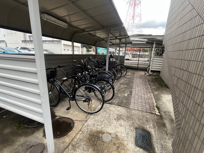 駐輪場 グレース サワ