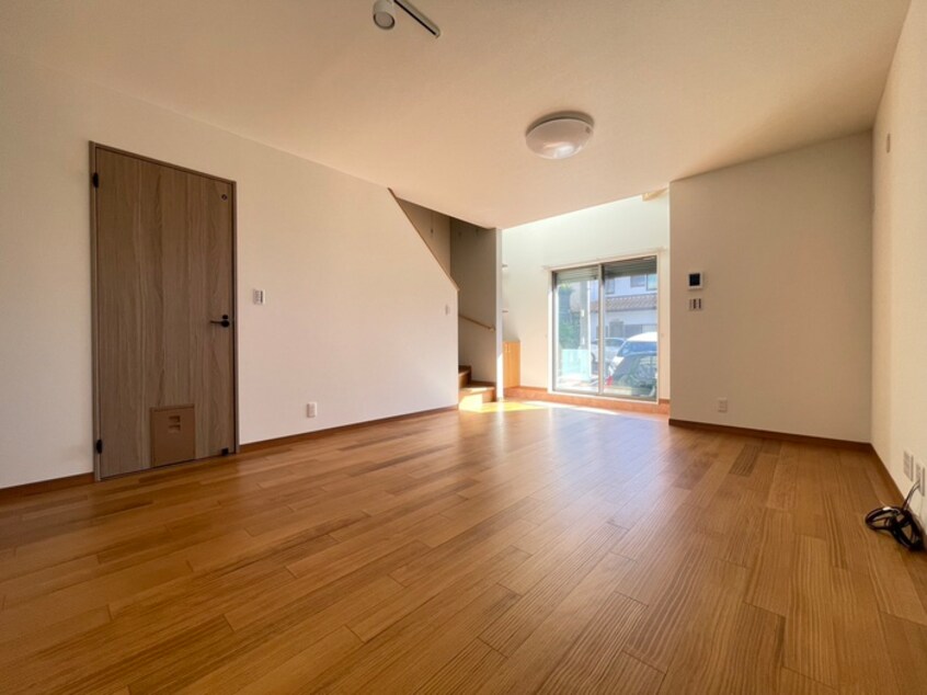 居室 カッツェカヤバ