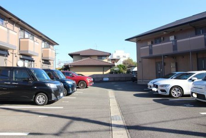駐車場 リビングタウン西枇杷島B
