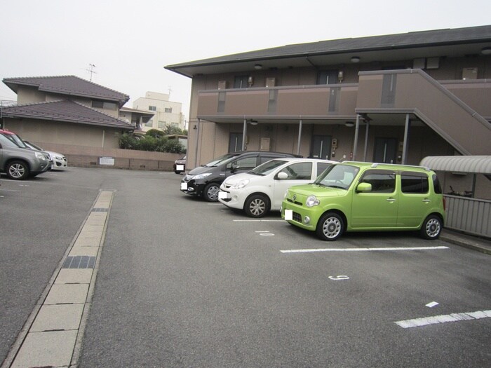 駐車場 リビングタウン西枇杷島B