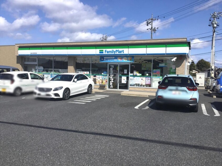 ファミリーマート(コンビニ)まで578m ソナーレ　Ｂ棟