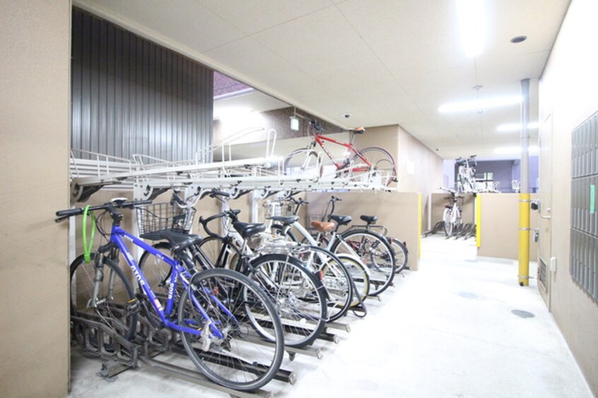駐輪場 ﾌﾟﾚｻﾝｽ新栄ﾘﾐｯｸｽ(409)