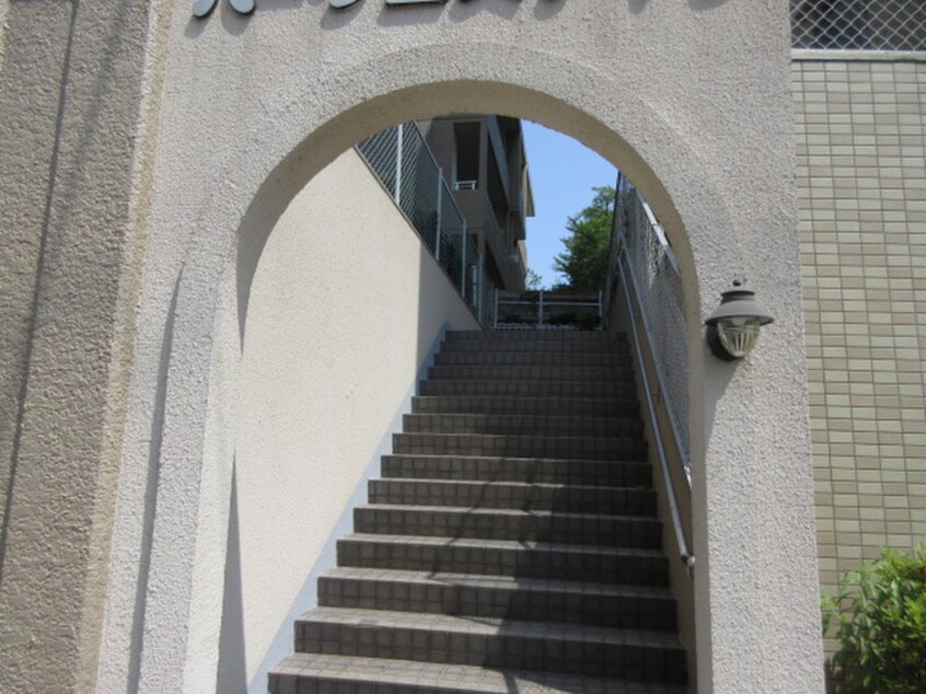 エントランス部分 パ－クエステイツ