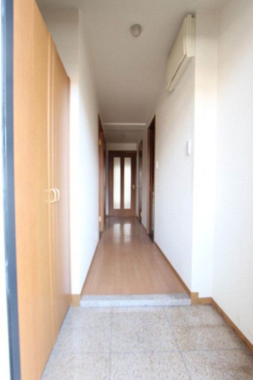 玄関 ジャルダン新栄