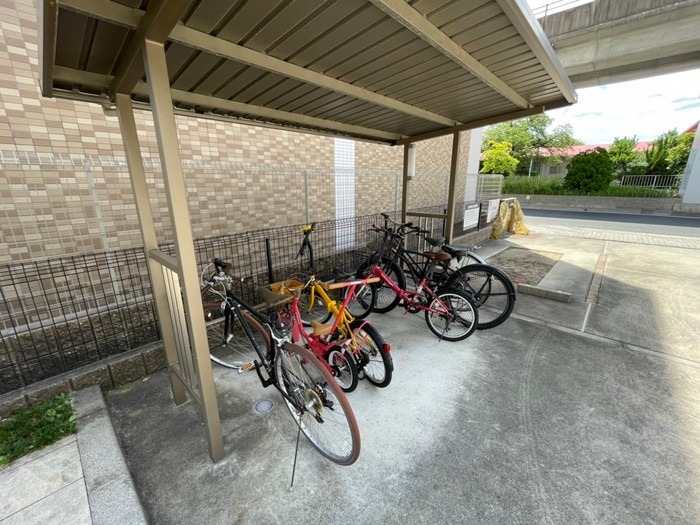 駐輪場 さくら館