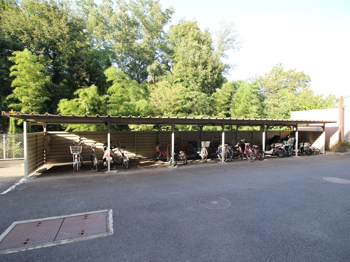 駐輪場 ア・レーズ平子