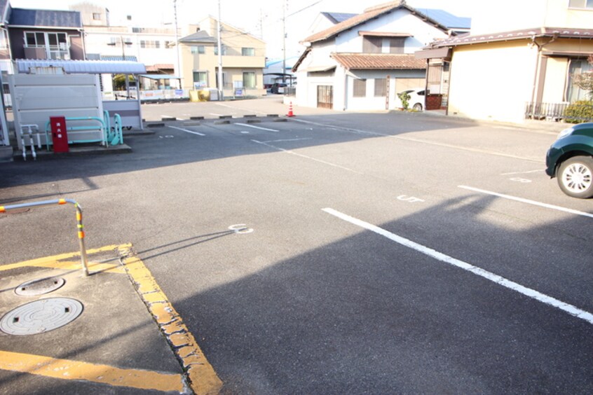 駐車場 ツインズ新川　Ｂ棟